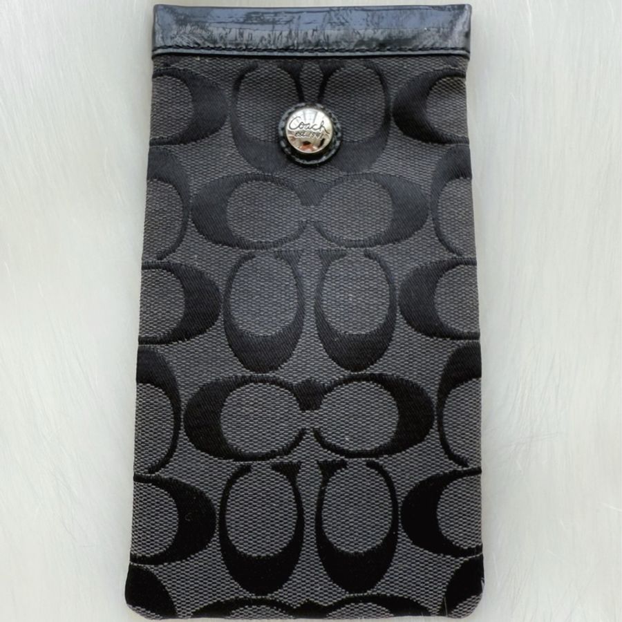 COACH 經典 萬用袋 眼鏡袋 壓紋C LOGO 高質感黑灰色 9-9.5成新-0