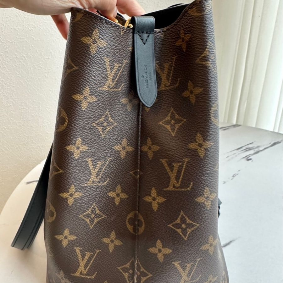 Lv經典水桶包 黑色-6