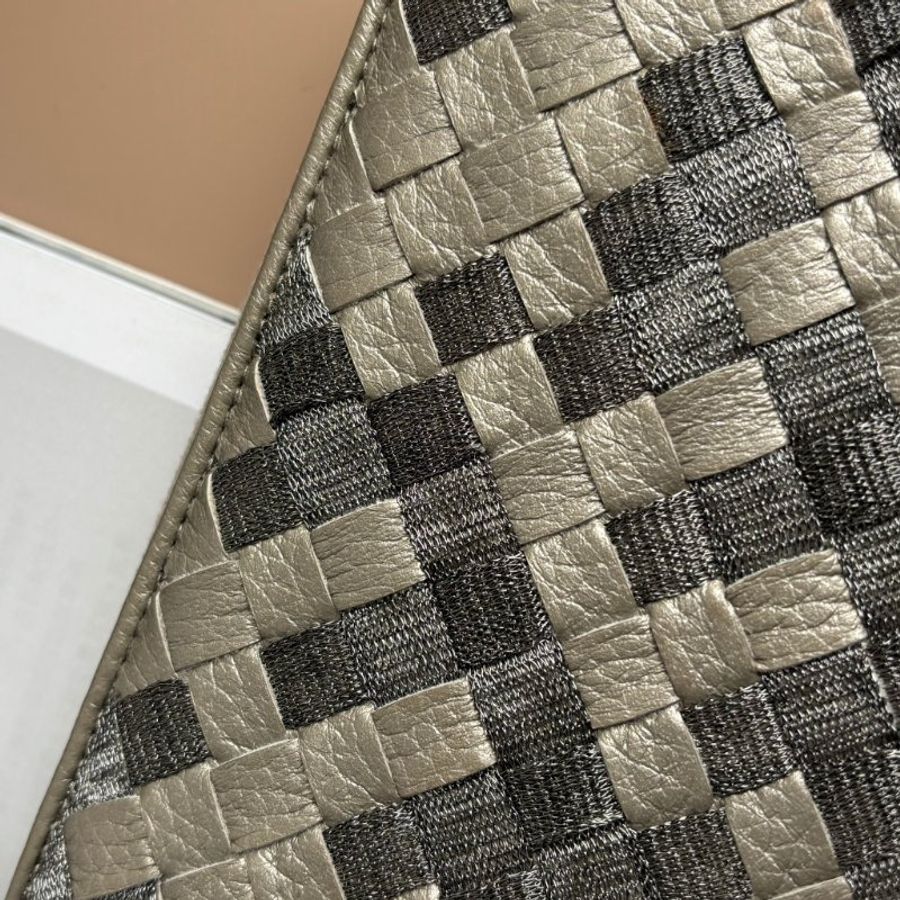 ::BOTTEGA VENETA:: BV 經典編織銀/灰色拉鍊長夾-12