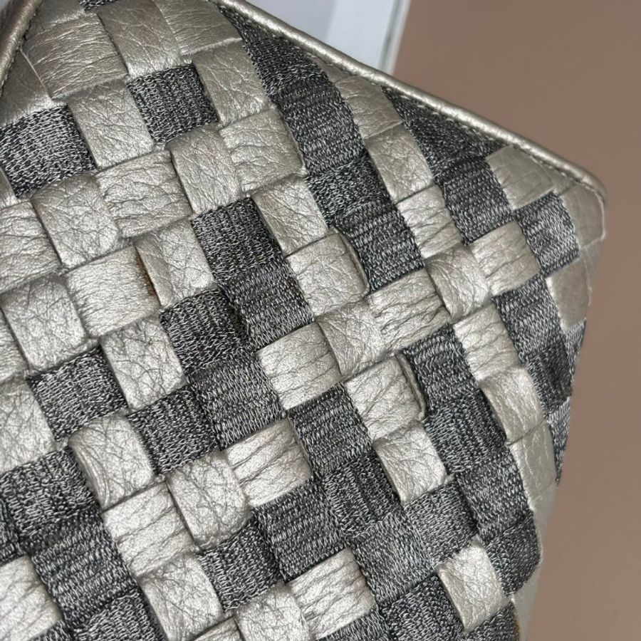 ::BOTTEGA VENETA:: BV 經典編織銀/灰色拉鍊長夾-41