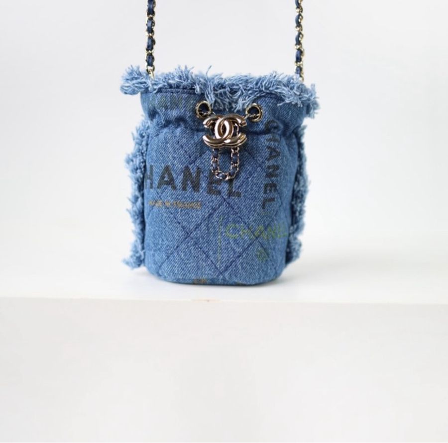 Chanel 牛仔塗鴉款 Mini水桶包-0