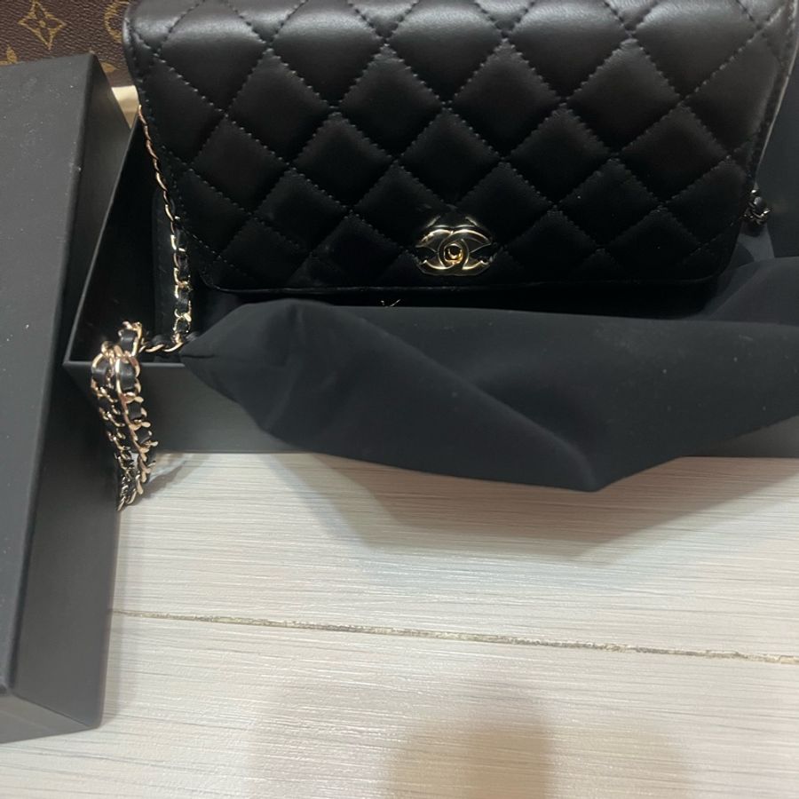 CHANEL-40