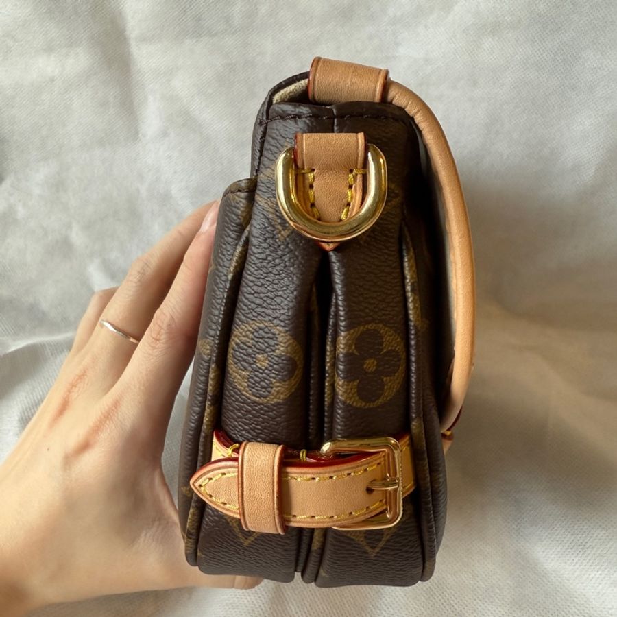 LV Saumur bb (M46740)-4