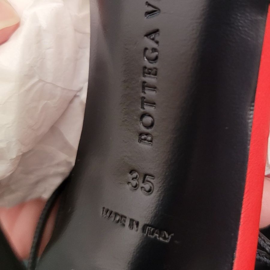 【Bottega Veneta】
Bv 拼色繞踝高跟鞋-17
