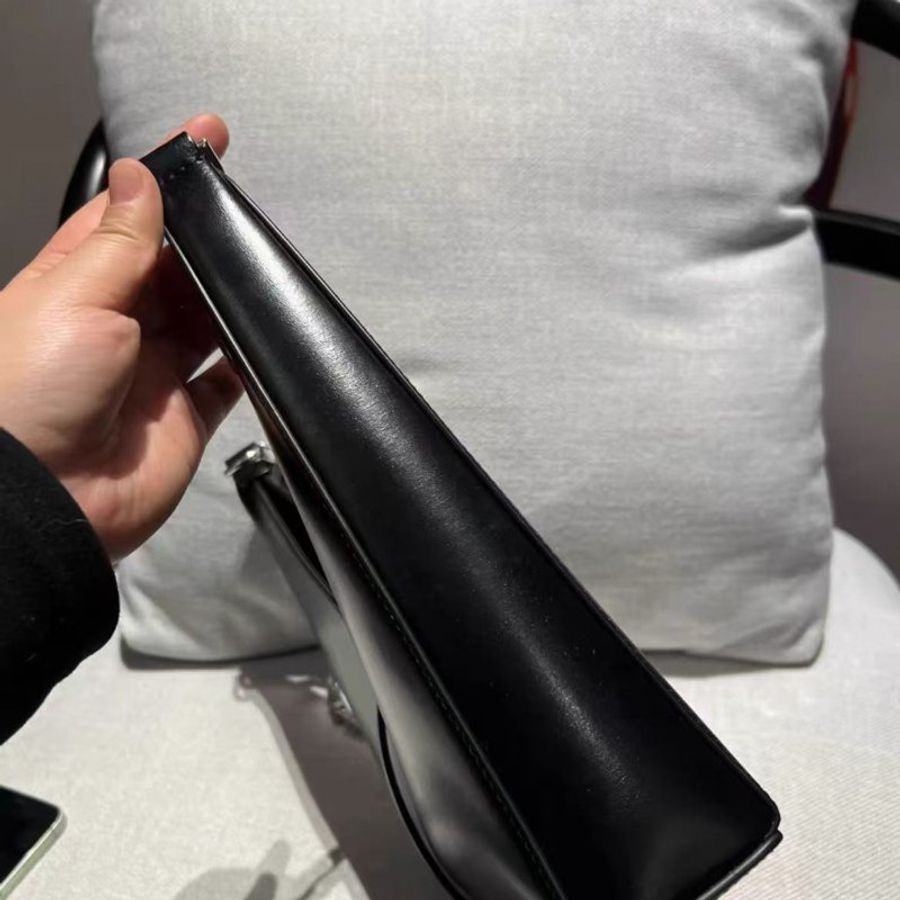 GIVENCHY Cut-out 鍊條牛皮肩背斜背包27.5*6.5*27.5 99新配件塵袋-4