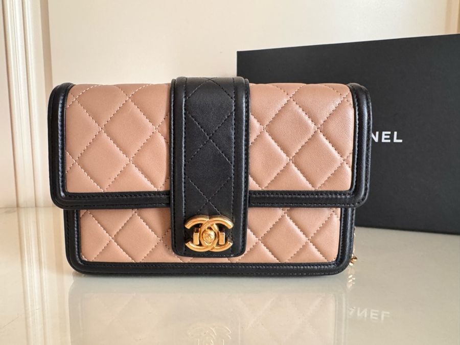 CHANEL 米黑WOC-0