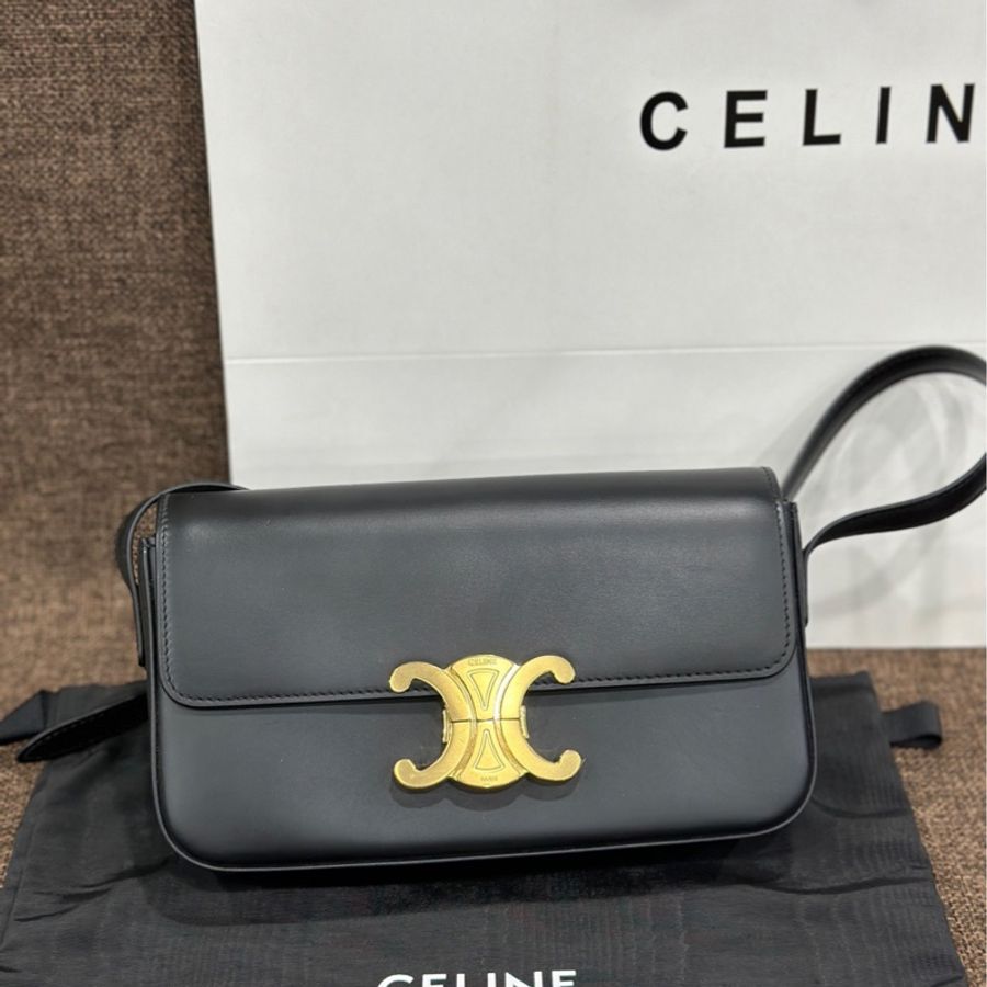 Celine TRIOMPHE亮澤牛皮革肩背包-0