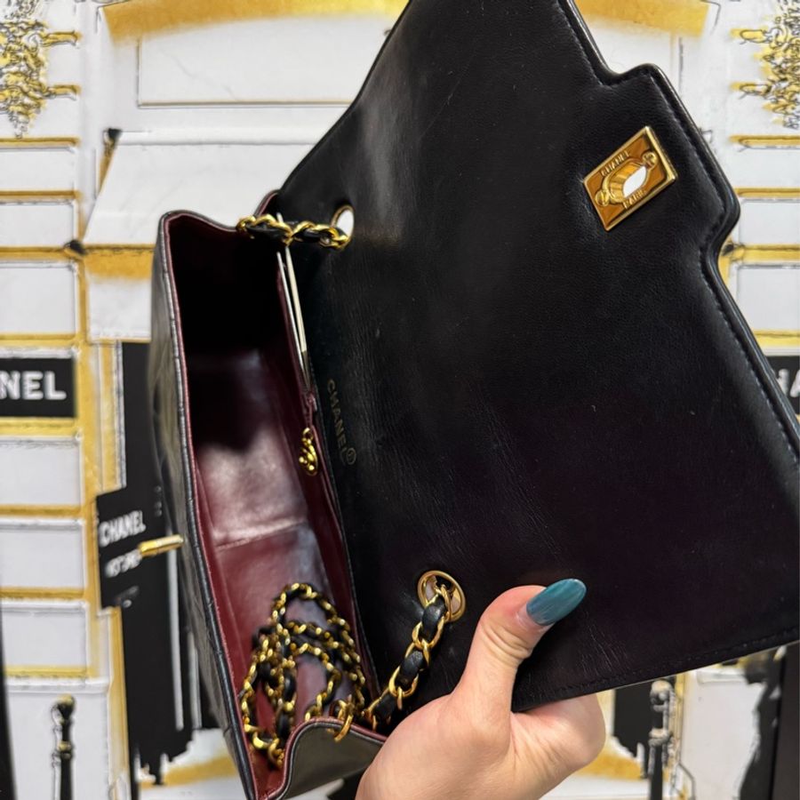 Chanel Vintage Flap shoulder bag-8