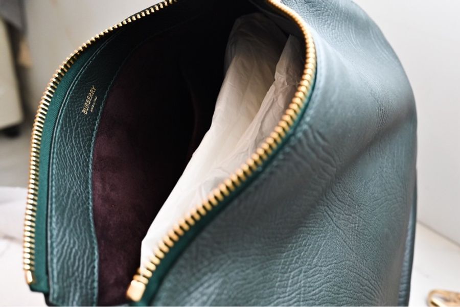Burberry 大容量經典款馬頭包-4