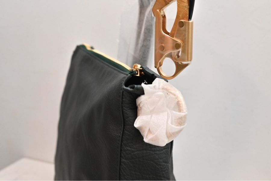Burberry 大容量經典款馬頭包-5