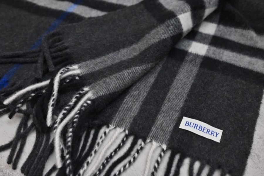 Burberry 經典雙面黑色喀什米爾圍巾-2
