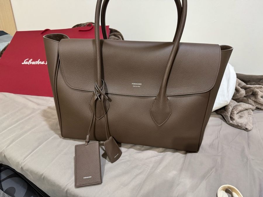 Ferragamo east west tote bag 托特包-1
