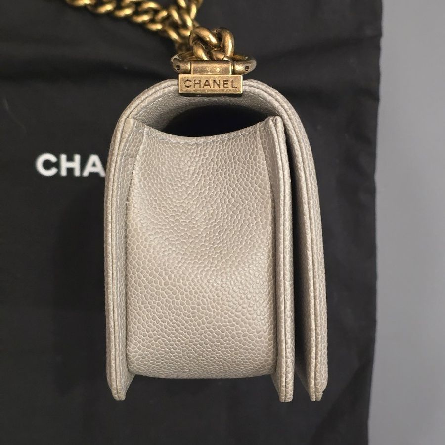CHANEL BOY 20cm 奶茶灰 稀有色-1