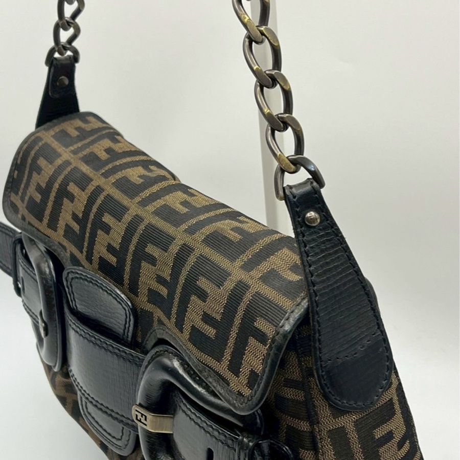 🏷️ Fendi Hobo-17