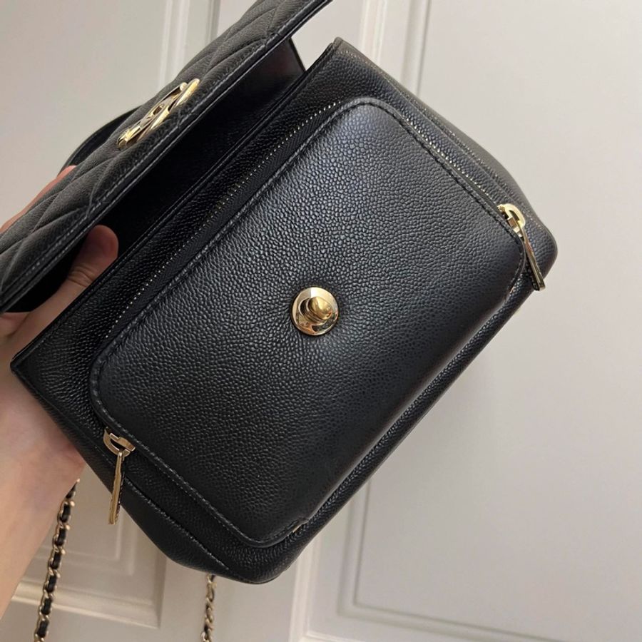 Chanel 香奈兒 小號郵差包 黑金荔枝皮-17