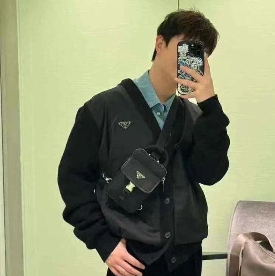 促銷品  Prada Re-Nylon 和 Saffiano 皮革智能手機保護套-3