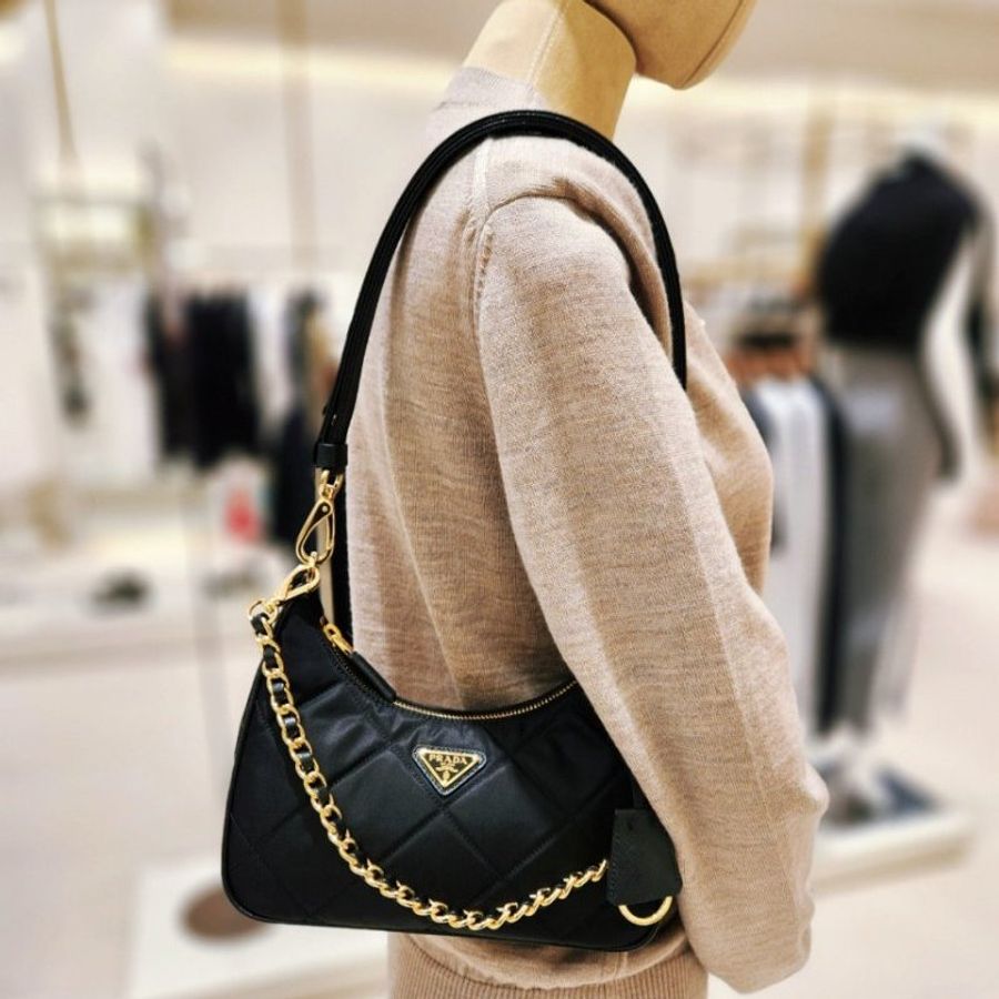 🎉新品好折扣✨ Prada Re-Edition 1995 Chaîne Re-Nylon 菱格紋多用包 黑色-10