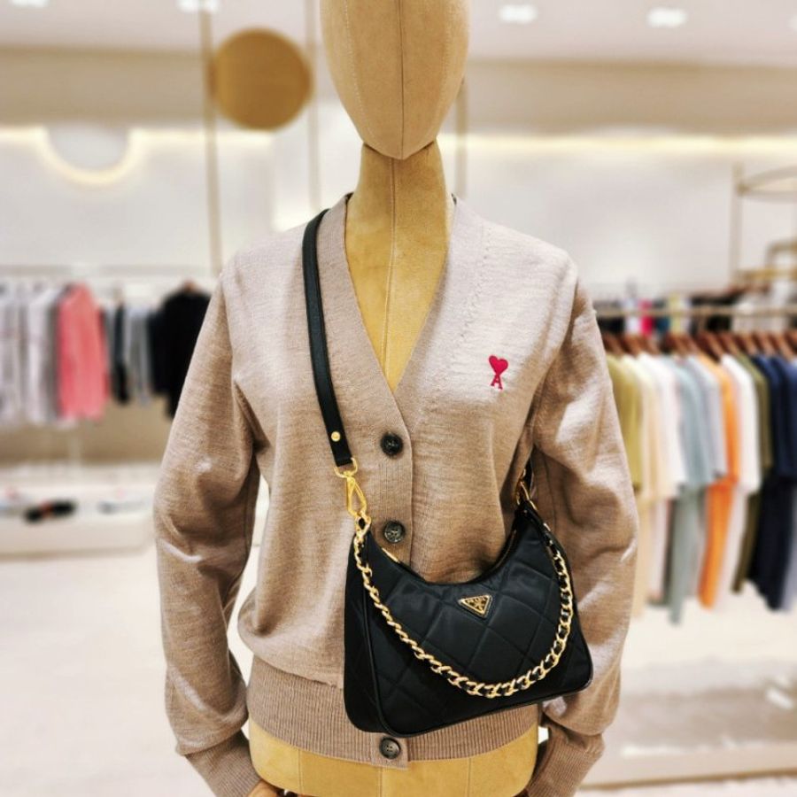 🎉新品好折扣✨ Prada Re-Edition 1995 Chaîne Re-Nylon 菱格紋多用包 黑色-13