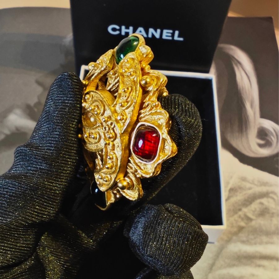 收藏等級 Chanel葡萄藤琉璃胸針-5
