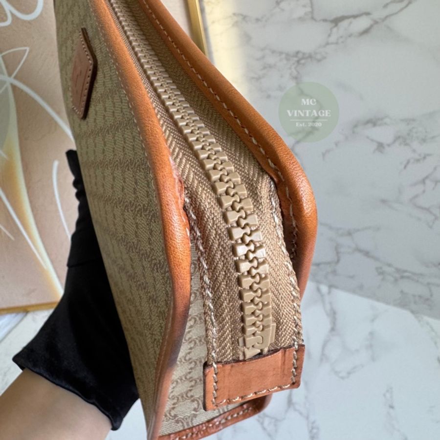 CELINE Vintage Macadam Clutch 中古 全新 未使用 奶茶色 老花 手拿包-17