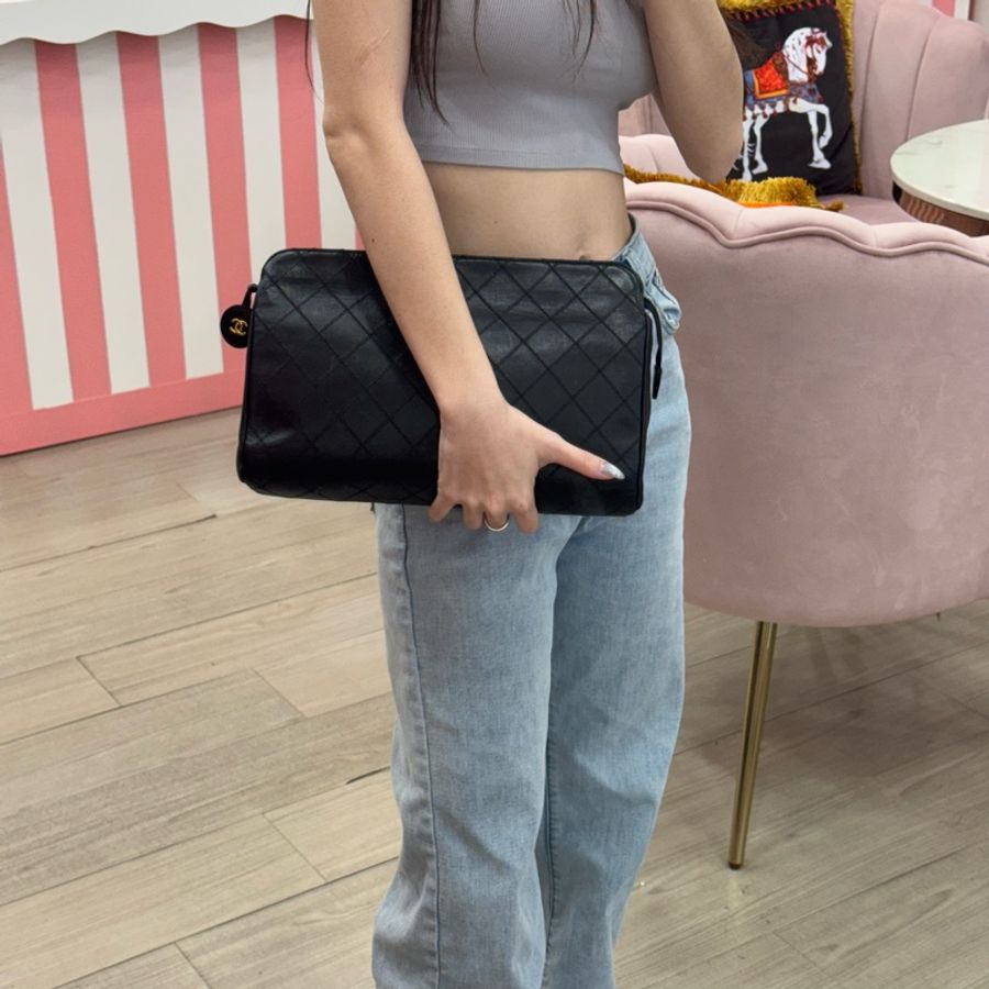 Chanel 黑色菱格手拿包-4