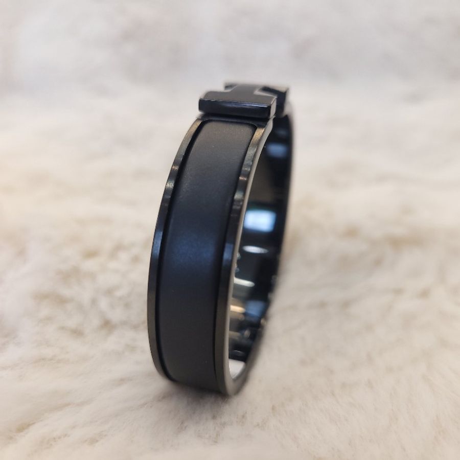 Hermès chic H so black 琺瑯手環 T4-5