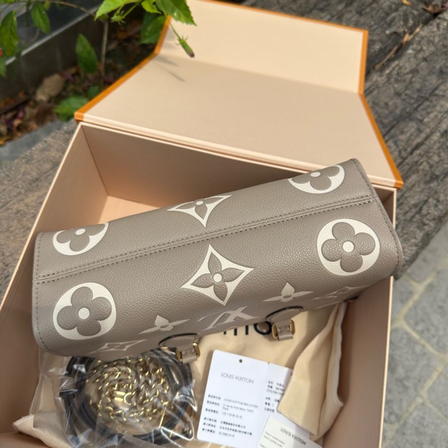 全新LV全皮斑鳩灰OnTheGo East West橫版側背包手提包M23641-5