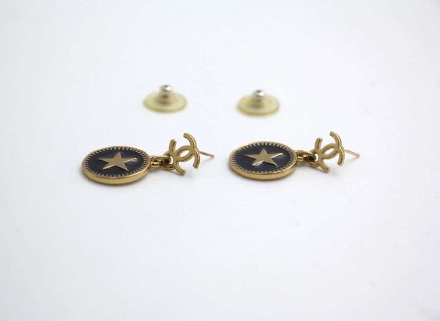 Chanel Vintage 01P金屬黑色星星吊墜耳針-5