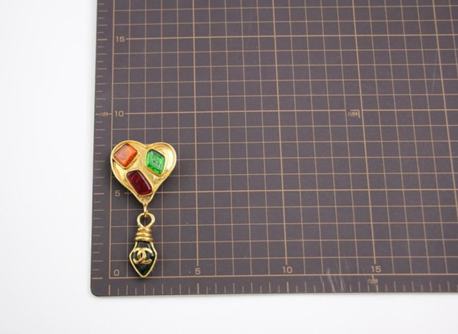 Chanel Vintage 95P 琉璃綠紅橙心形鍍金吊墜胸針-8