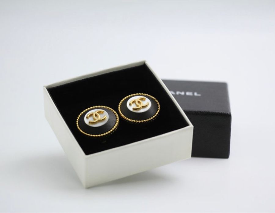 Chanel Vintage 97P 貝母胡桃木黑金耳環-6