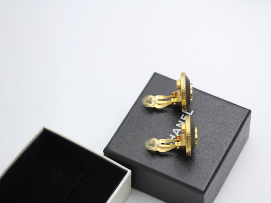 Chanel Vintage 97P 貝母胡桃木黑金耳環-9
