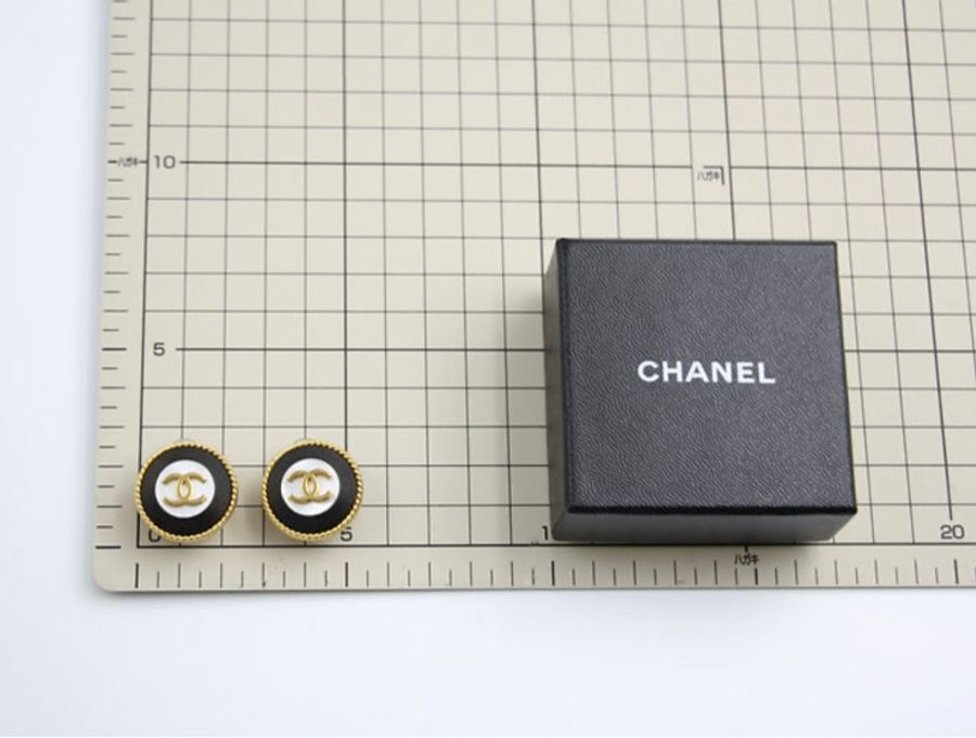 Chanel Vintage 97P 貝母胡桃木黑金耳環-13