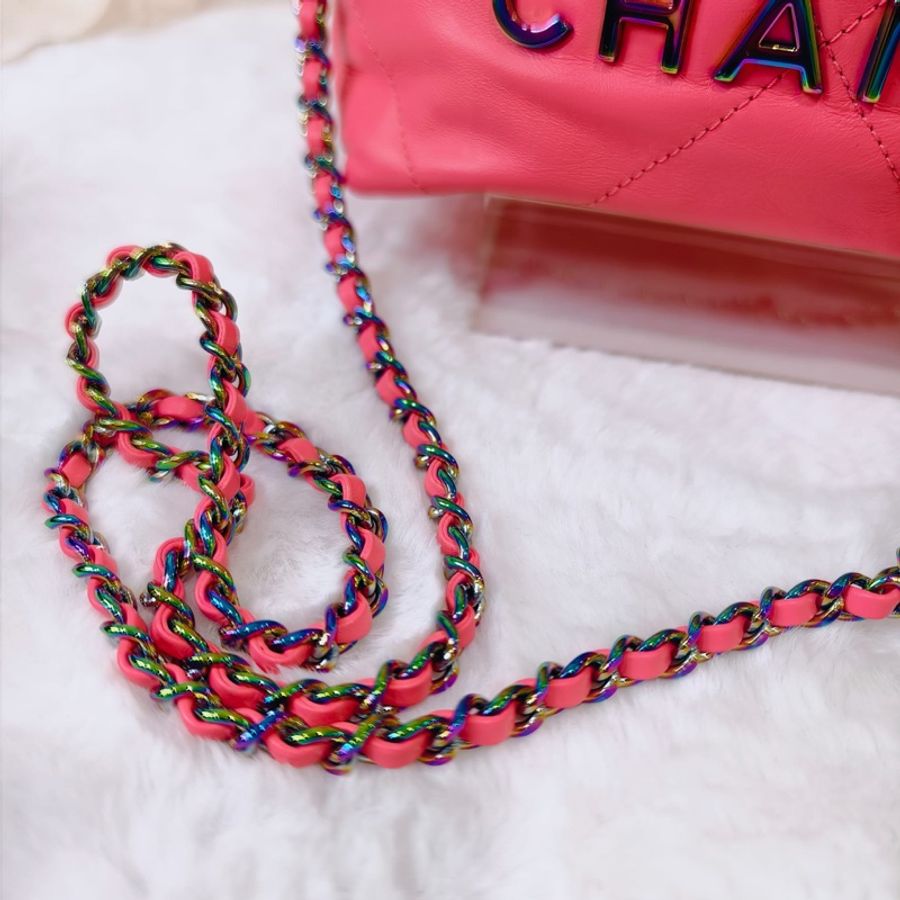 CHANEL 22 mini 迷你包 幻彩logo 扣-3