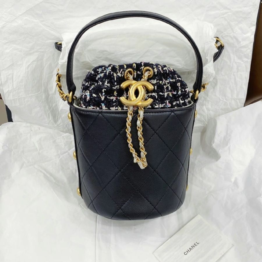 Chanel Bucket Bag 香奈兒黑金配色粗尼花拼牛皮抽繩水桶包-0