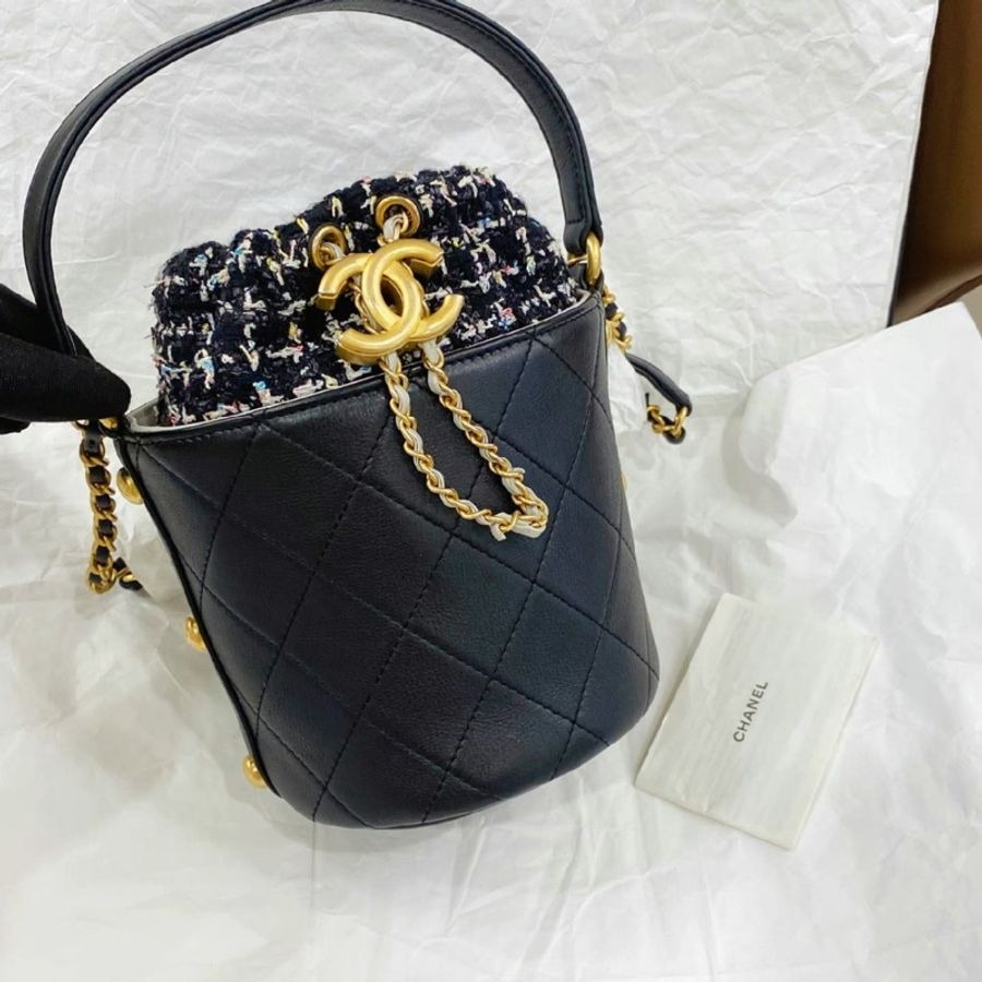 Chanel Bucket Bag 香奈兒黑金配色粗尼花拼牛皮抽繩水桶包-2