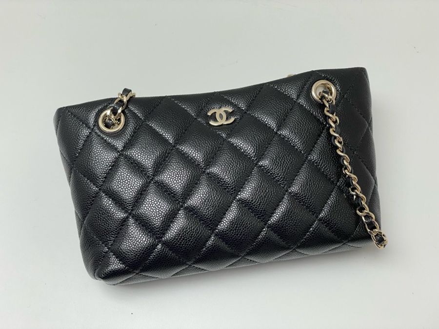 Chanel mini Tote bag 黑色荔枝皮 淡金扣-2