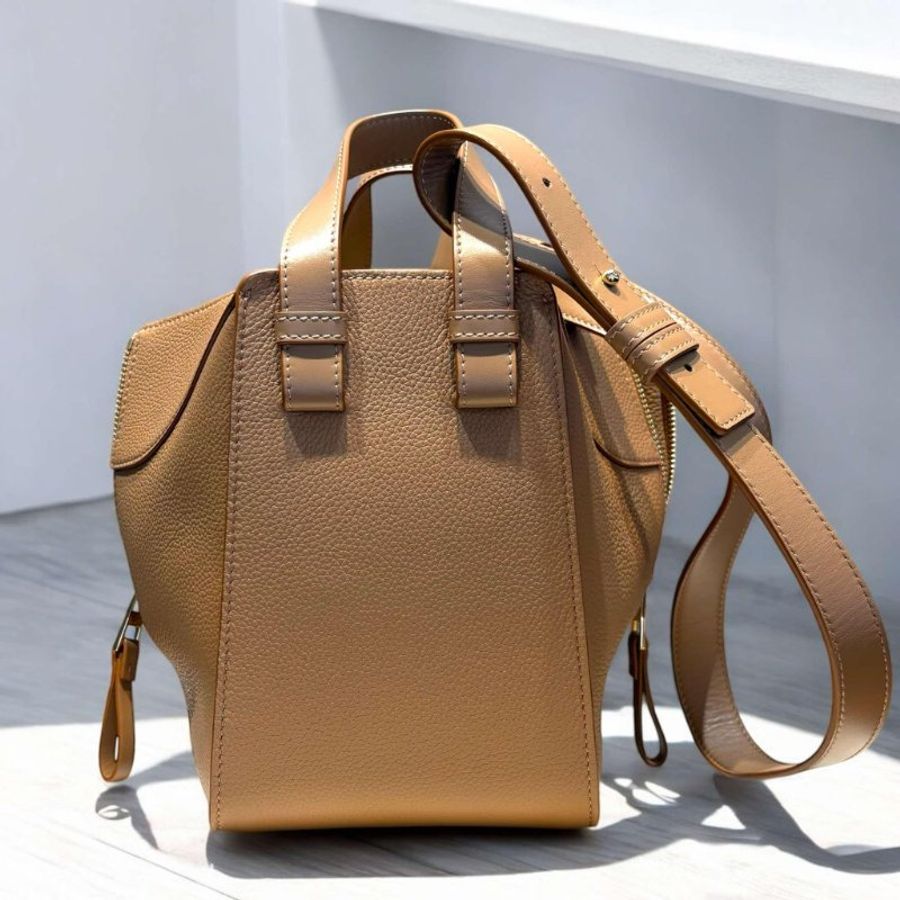 LOEWE吊床包/焦糖色-3