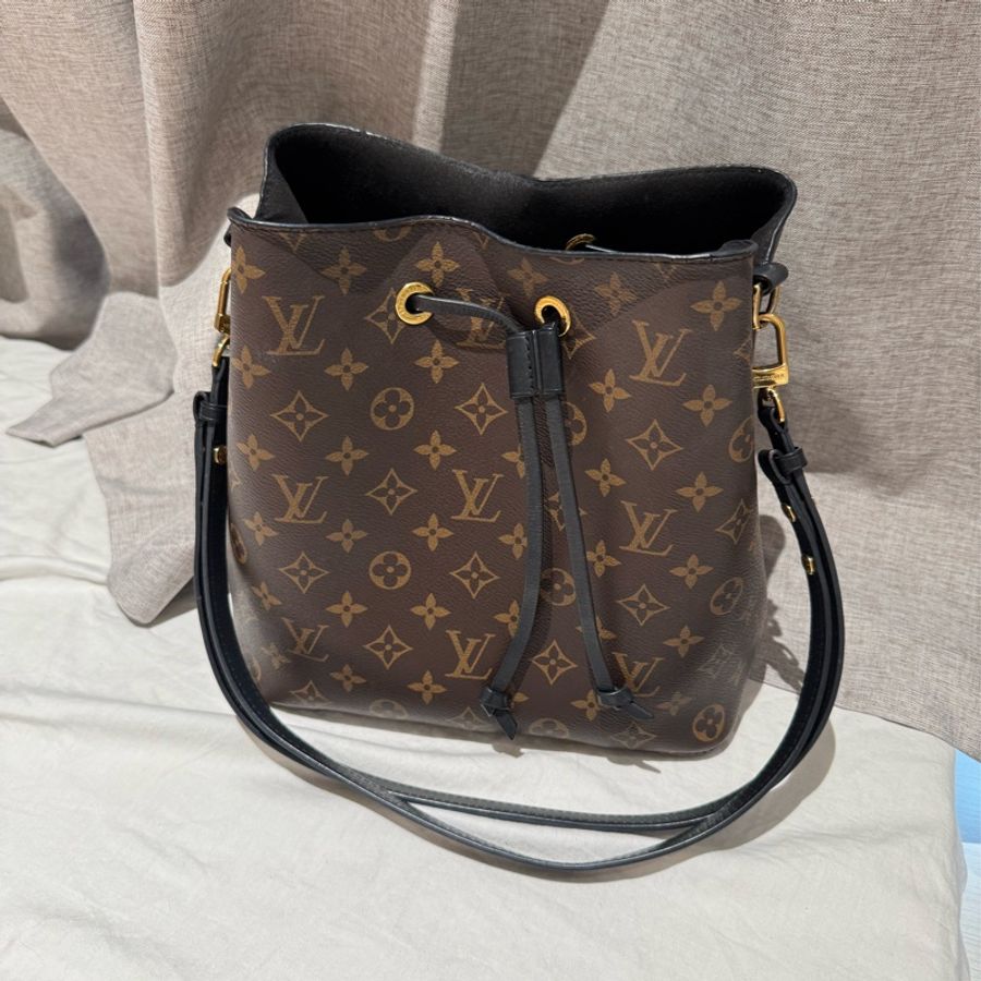 LV 經典水桶包 黑色-0