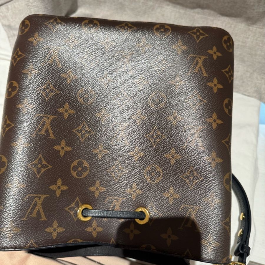 LV 經典水桶包 黑色-5