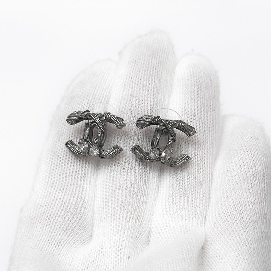 莉亞精品♡Chanel 14S復古藤蔓銀雙C耳環 近新閒置品-2
