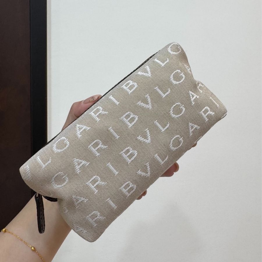 BVLGARI 寶格麗 淺卡其 裸色 字母 化妝包 收納包 零錢包 收納袋 筆袋-5
