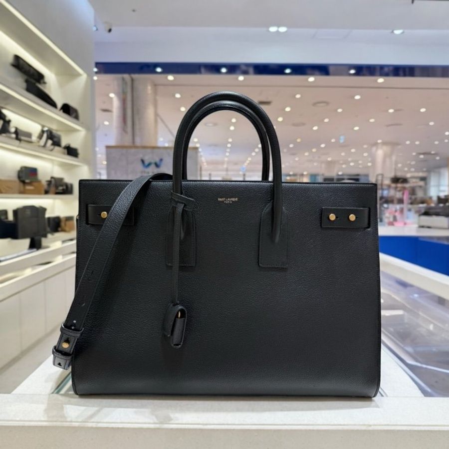 🎁當季特價🎁Saint Laurent 631526 YSL 男款薄粒面皮革SAC DE JOUR包 黑色-1