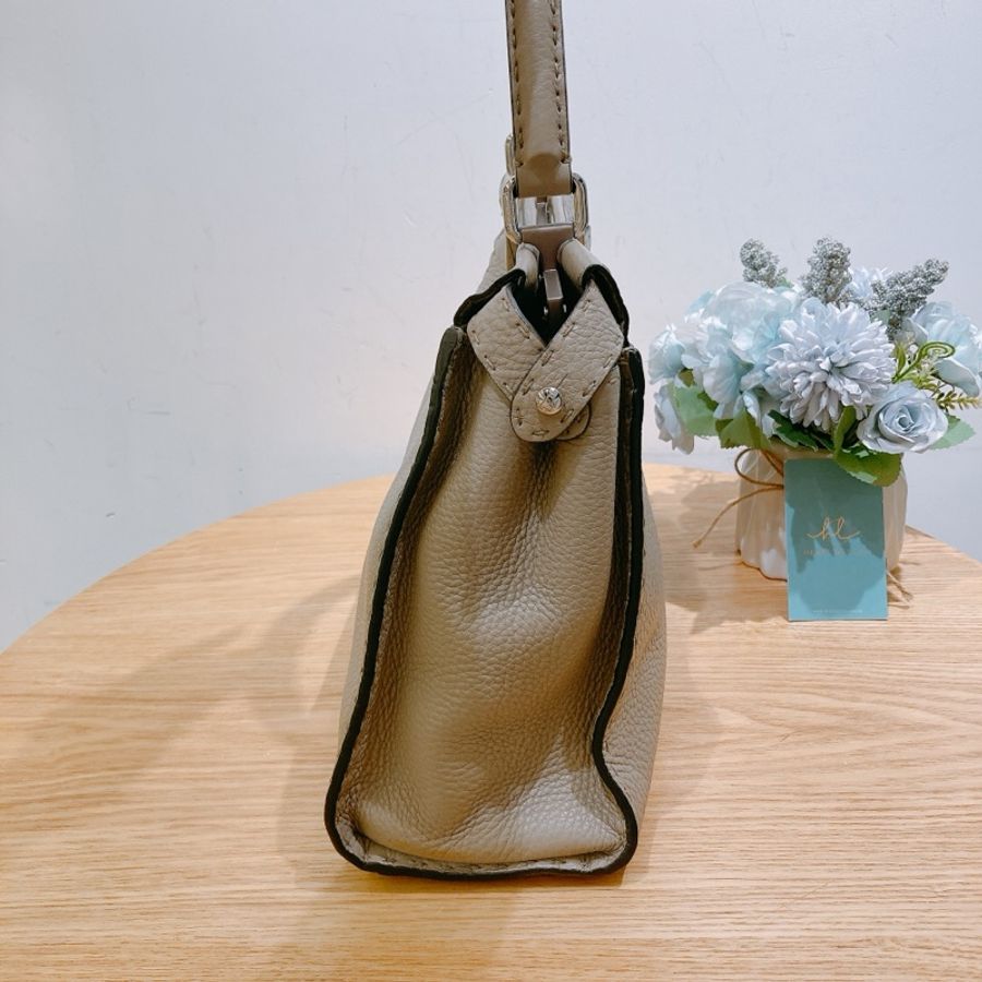 TW4263 FENDI 芬迪中號外縫走線雙面兩用肩帶包包BEIGE SELLERIA PEEKABOO MEDIUM TOP HANDLE BAG-4