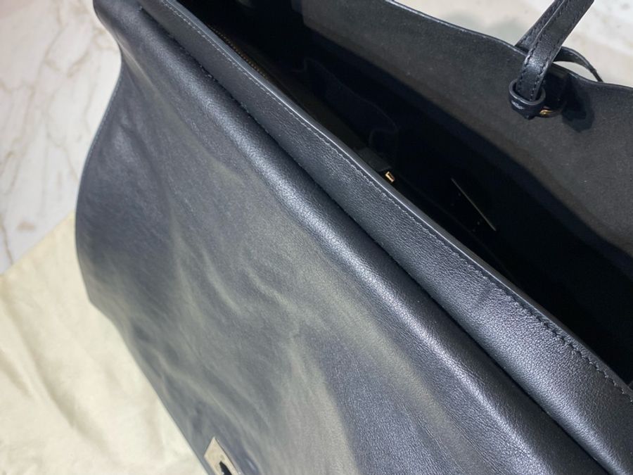 Givenchy Shark Black studs Handbag 黑色皮革包-19