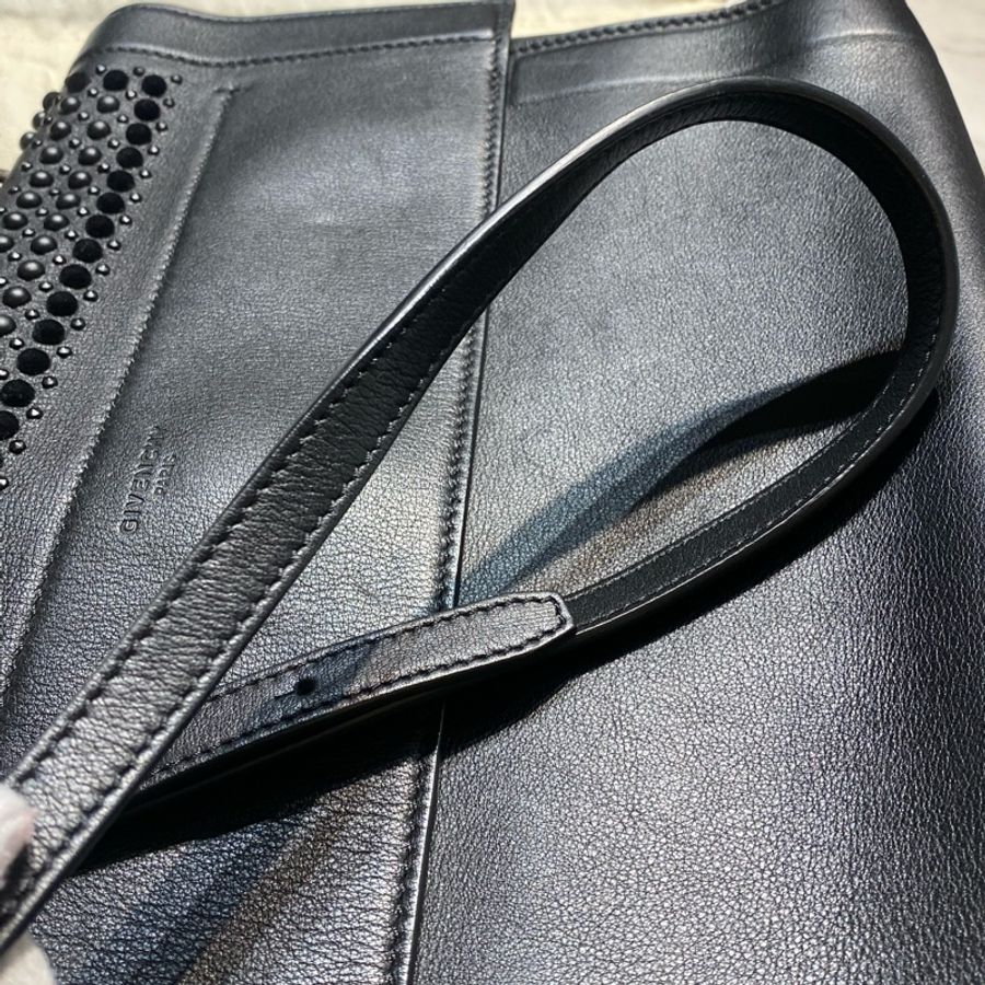 Givenchy Shark Black studs Handbag 黑色皮革包-25