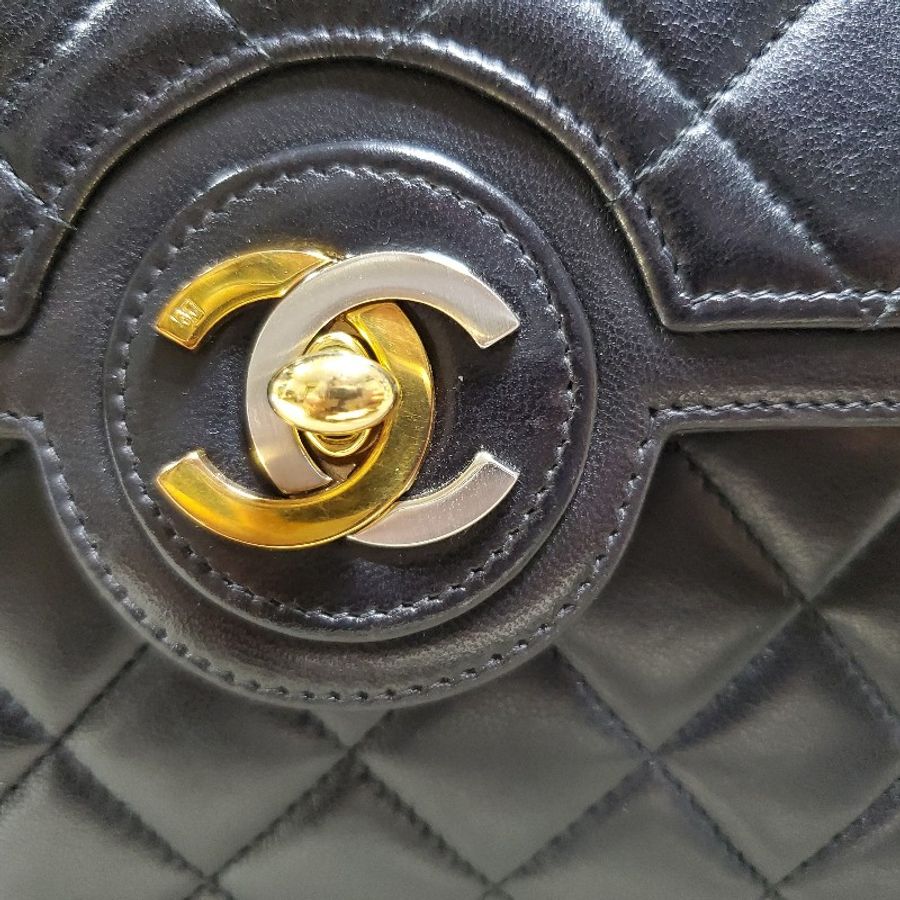 Chanel vintage 巴黎限定黑色小羊皮掀蓋包 菱格紋肩包 古董包 雙色扣 香奈兒-21