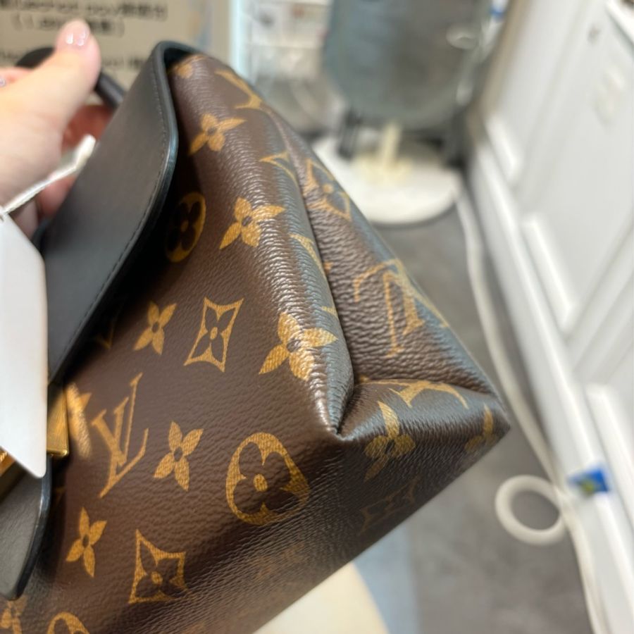 Louis Vuitton Locky bb-11