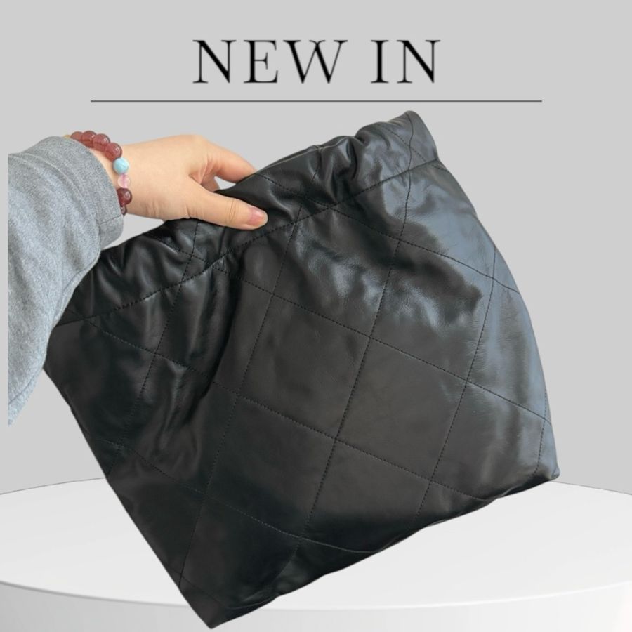 Chanel 22bag Small 黑金白字-1