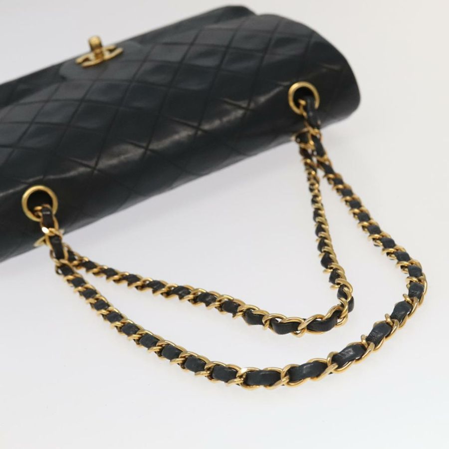 【日本直送】香奈兒 Chain Matelasse 25 單肩包，羊皮材質，黑色，金色雙C標誌，正品 PP032AV-6