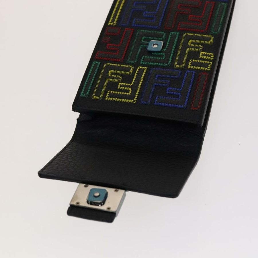 【日本直送】FENDI Zucca帆布手機套 皮革 多色 7AS120 正品 108838V-9